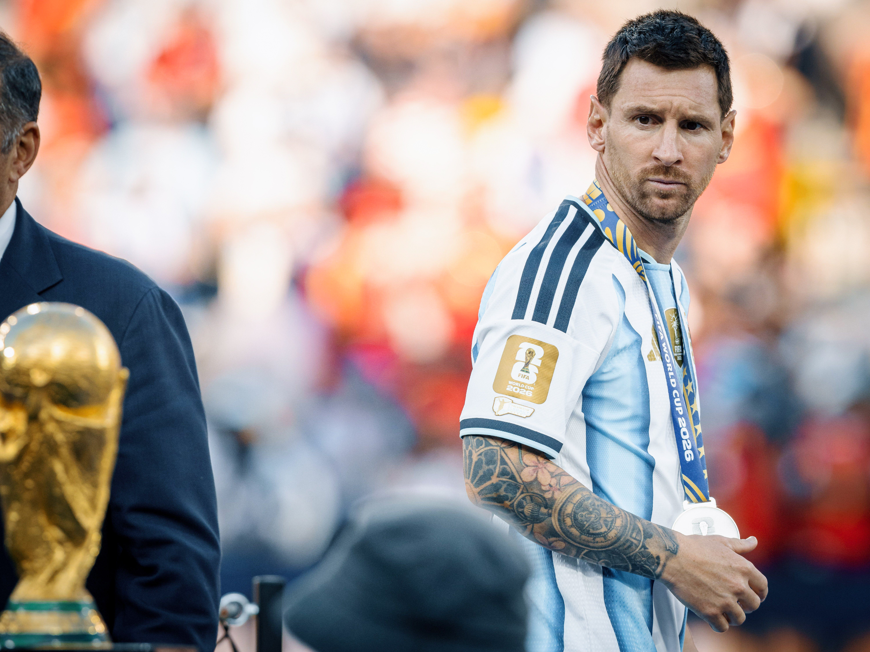 Marqué par la mort de son père, Lionel Messi annonce «avoir des doutes» sur la poursuite de sa carrière