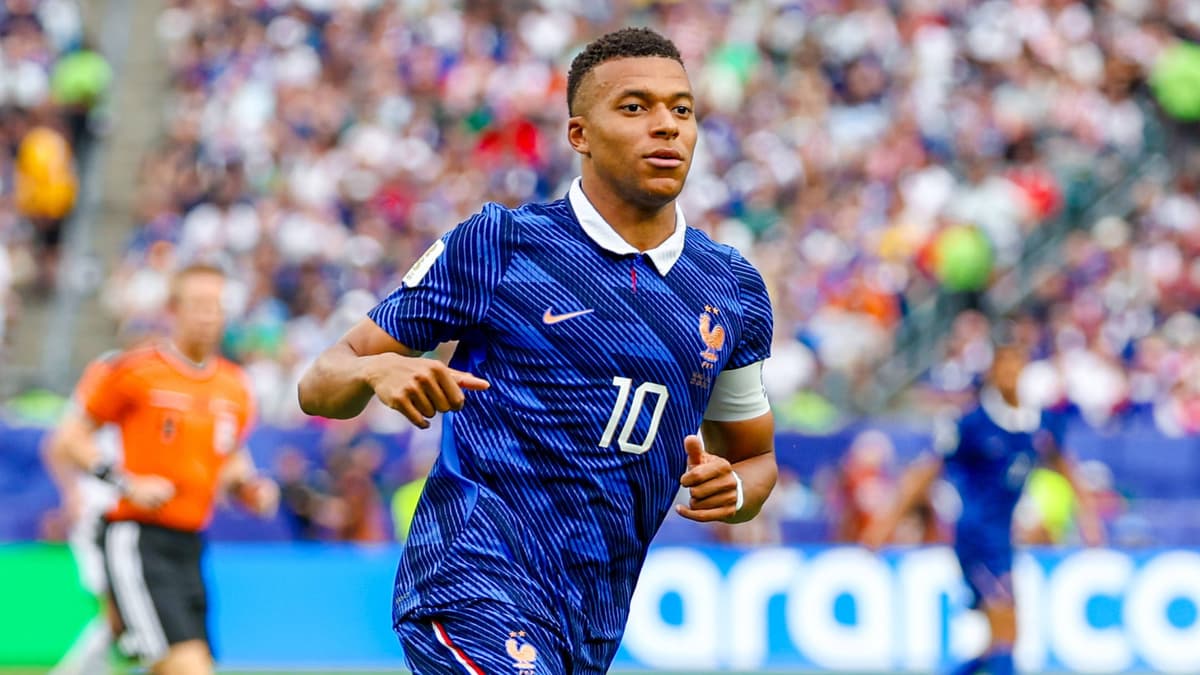 Which players have scored in the most World Cup tournaments?