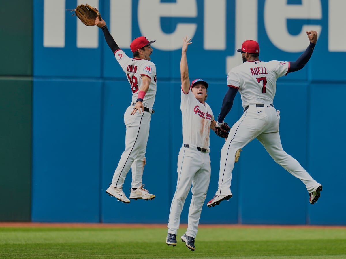 A late-season rally flips the AL Central race as the Guardians edge ahead of White Sox