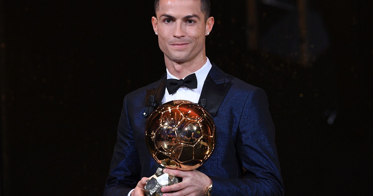 Cristiano Ronaldo superó a Lionel Messi y se quedó con el BOAT: fue elegido como el mejor Balón de Oro de la historia por los hinchas