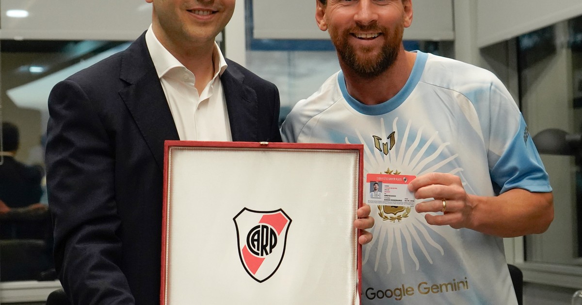 En la previa de su despedida, River nombró a Lionel Messi como socio honorario del club