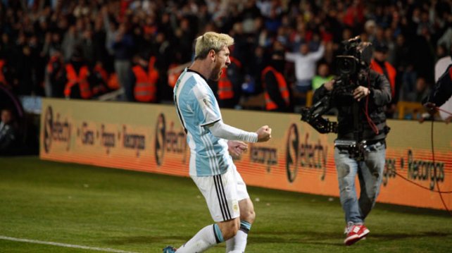 ¡Gracias, Messi! Argentina le ganó a Uruguay y es líder absoluto